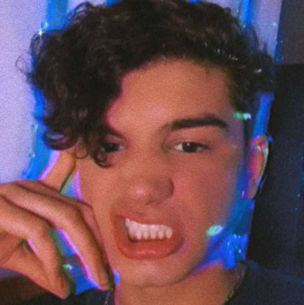 Meet your Posher, Nicholas